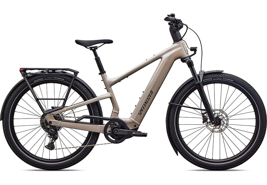 2026 Specialized Vado Evo 3 4.0 Bike Gloss Sandstone Metallic / Warm Smoke Metallic S