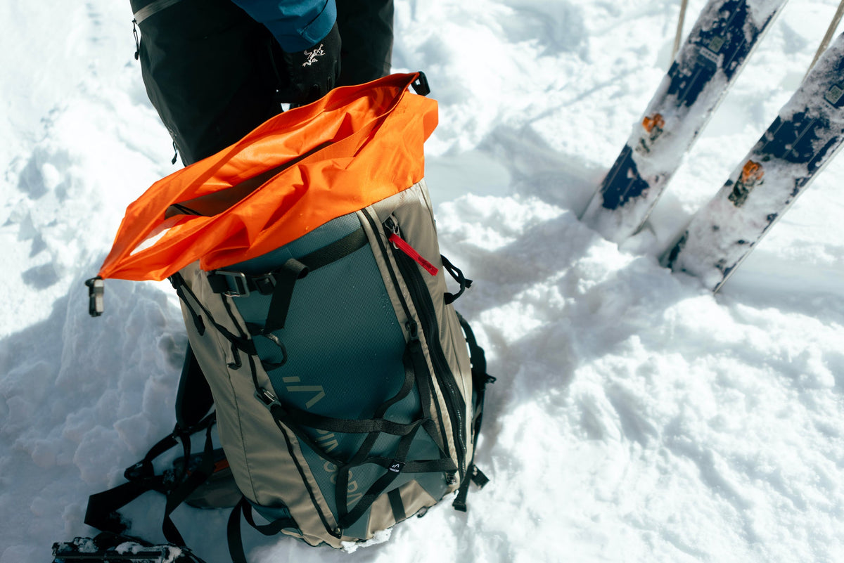 Pingora Vivid 35 Liter Backcountry Ski Pack 2024
