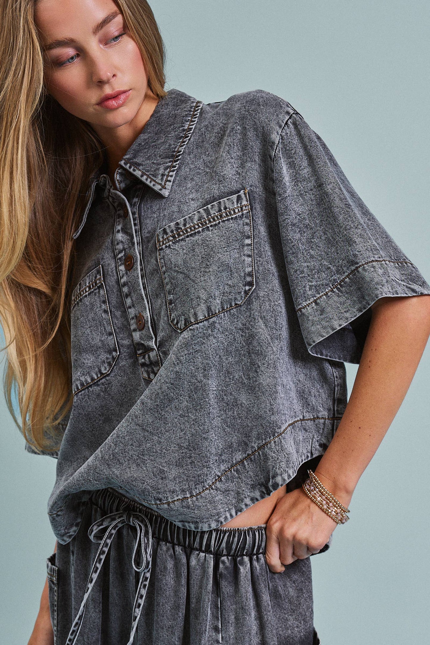 Urban Daizy - Washed Denim Half Placket Cropped Utility Shirt