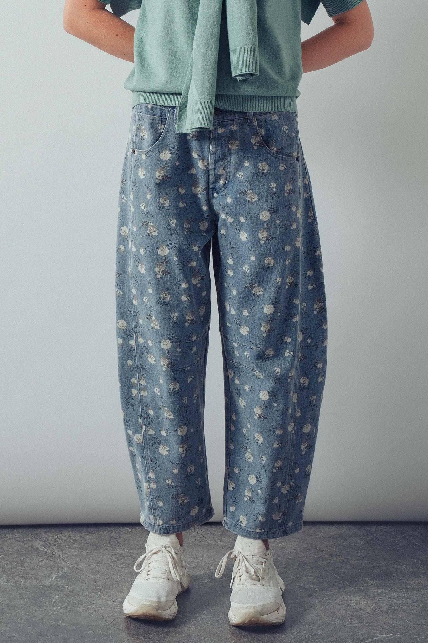 Urban Daizy - Floral Print Relaxed Fit Denim Pants