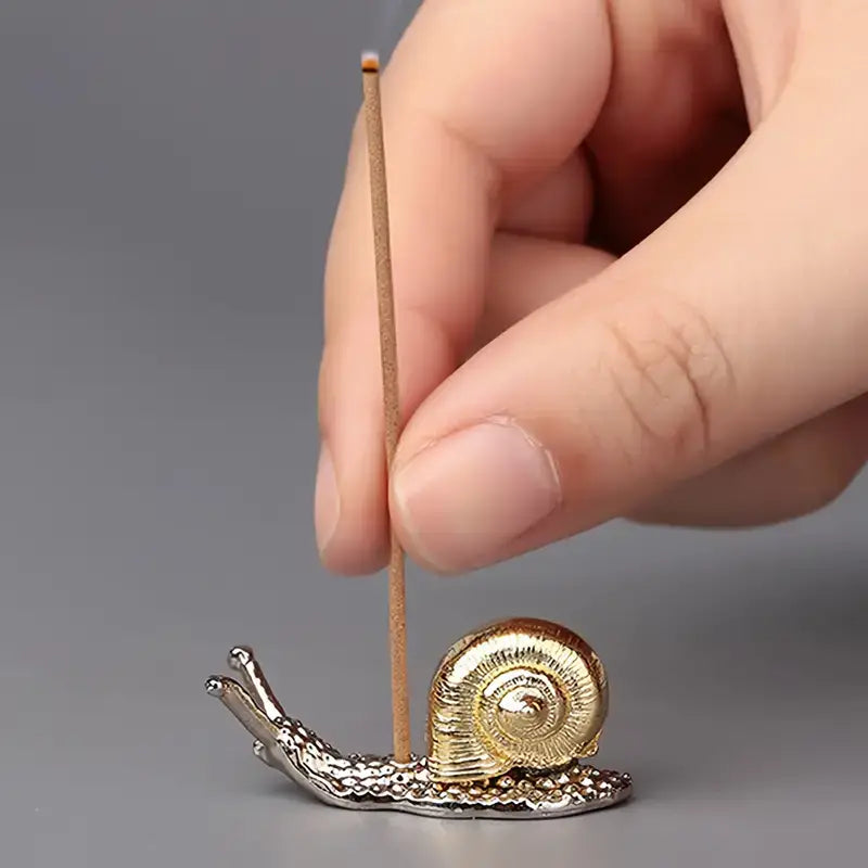 Magnifique Hearts - Snail Line Mini Incense Holder: Perfect for Homes Boutiques