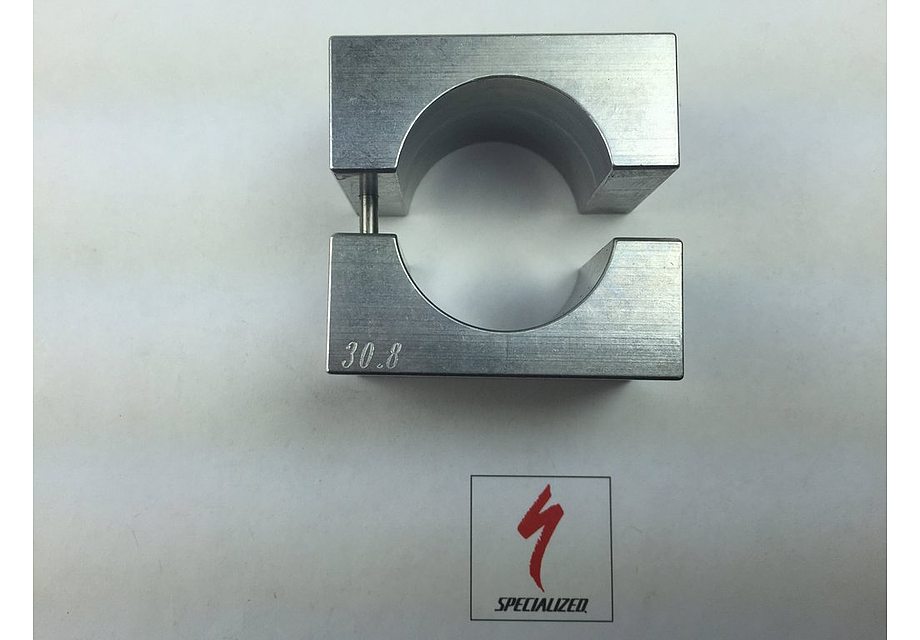 Specialized command post tooling:  shaft clamp, 30.8 cmp