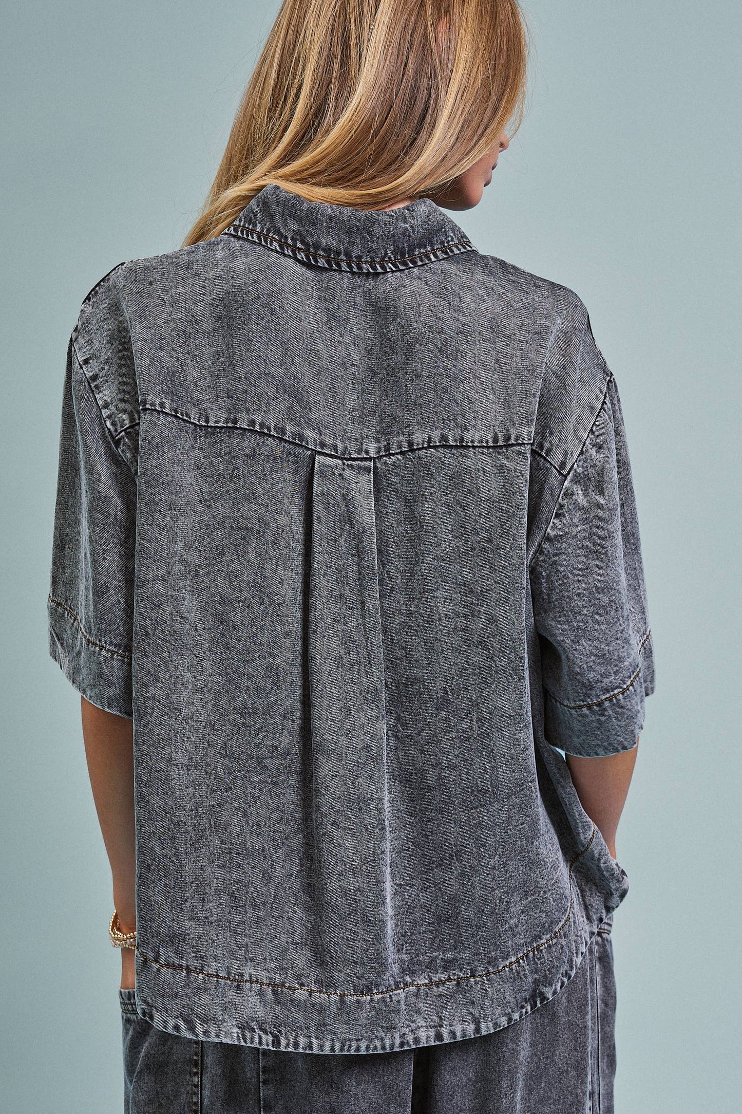Urban Daizy - Washed Denim Half Placket Cropped Utility Shirt
