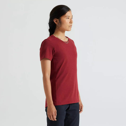 files/64023-030_APP_TRAIL-JERSEY-SS-WMN-GNTRED_FRONT-3-4_copy.jpg-Goodwynn's