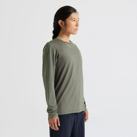 files/64123-351_APP_GRAVITY-TRAINING-JERSEY-LS-WMN-OAKGRN_FRONT-3-4_copy.jpg-Goodwynn's