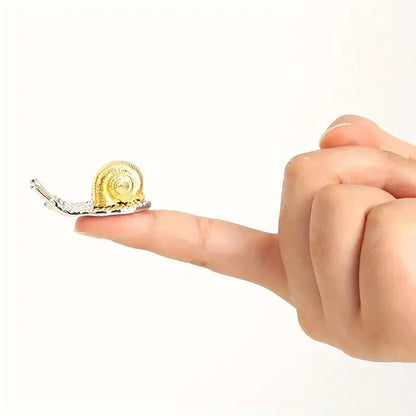 Magnifique Hearts - Snail Line Mini Incense Holder: Perfect for Homes Boutiques