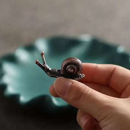 Magnifique Hearts - Snail Line Mini Incense Holder: Perfect for Homes Copper