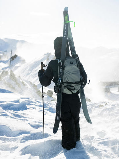 Devo 32L Backpack