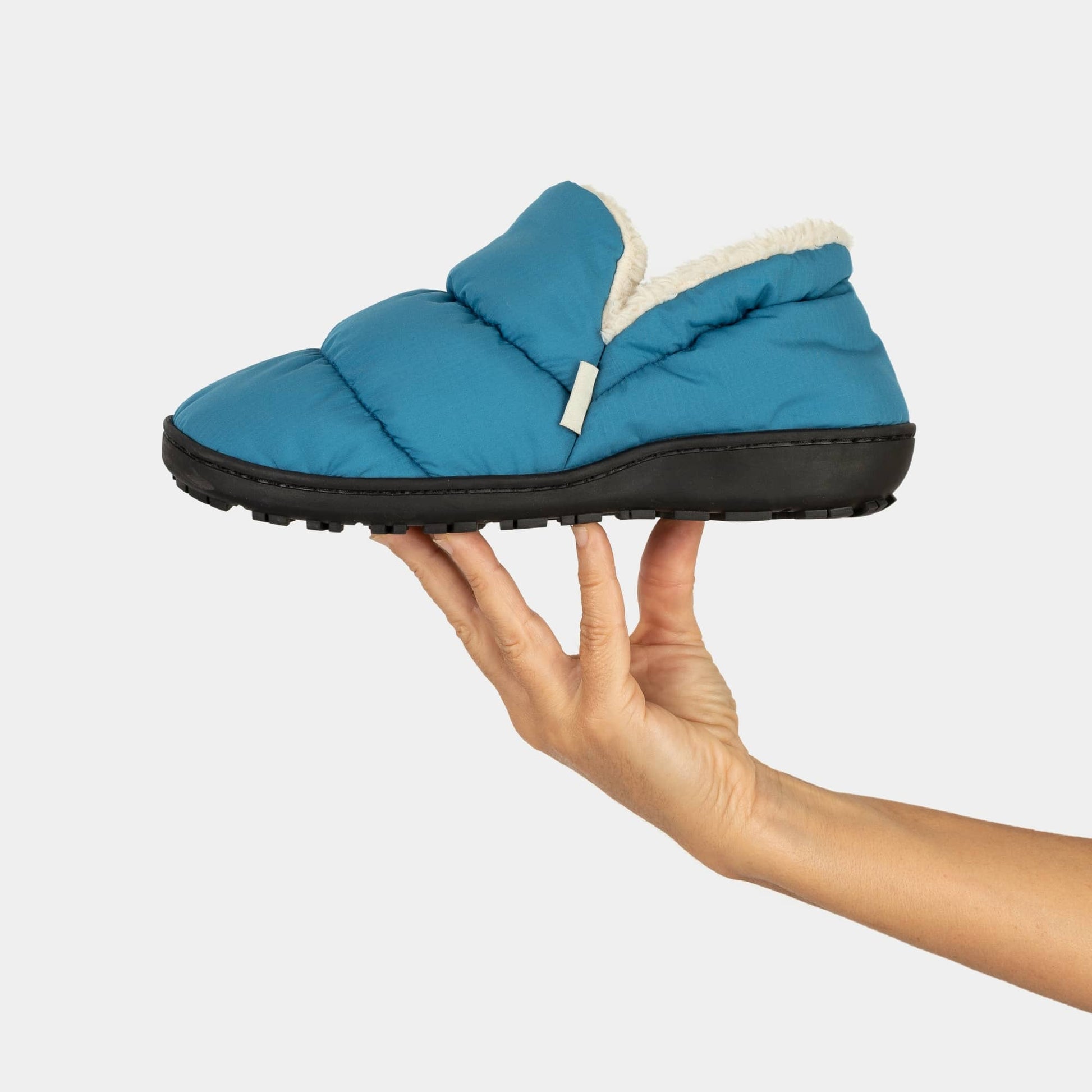 VOITED CloudTouch® Slippers - Lightweight, Indoor/Outdoor Fleece-Lined Camping Slippers - Arctic Blue-Goodwynn'sGoodwynn's