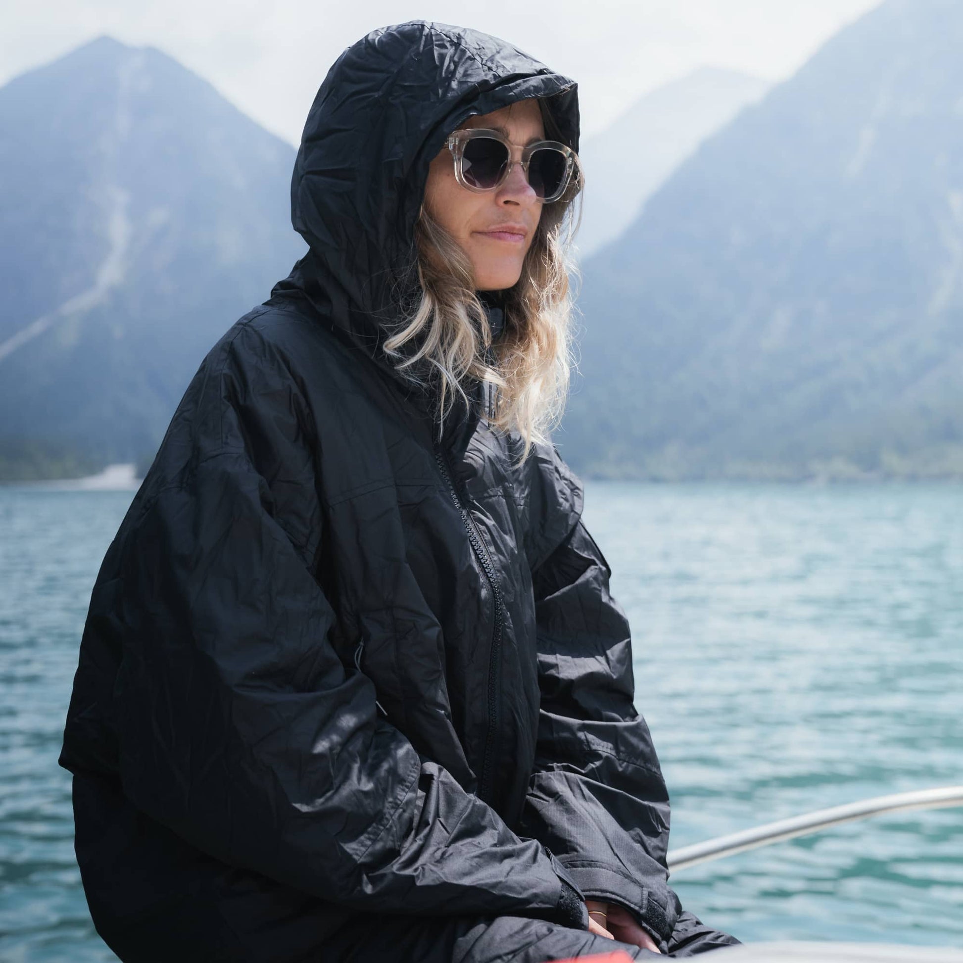 VOITED 2nd Edition Outdoor Changing Robe & Drycoat for Surfing, Camping, Vanlife & Wild Swimming - Black-Goodwynn'sGoodwynn's