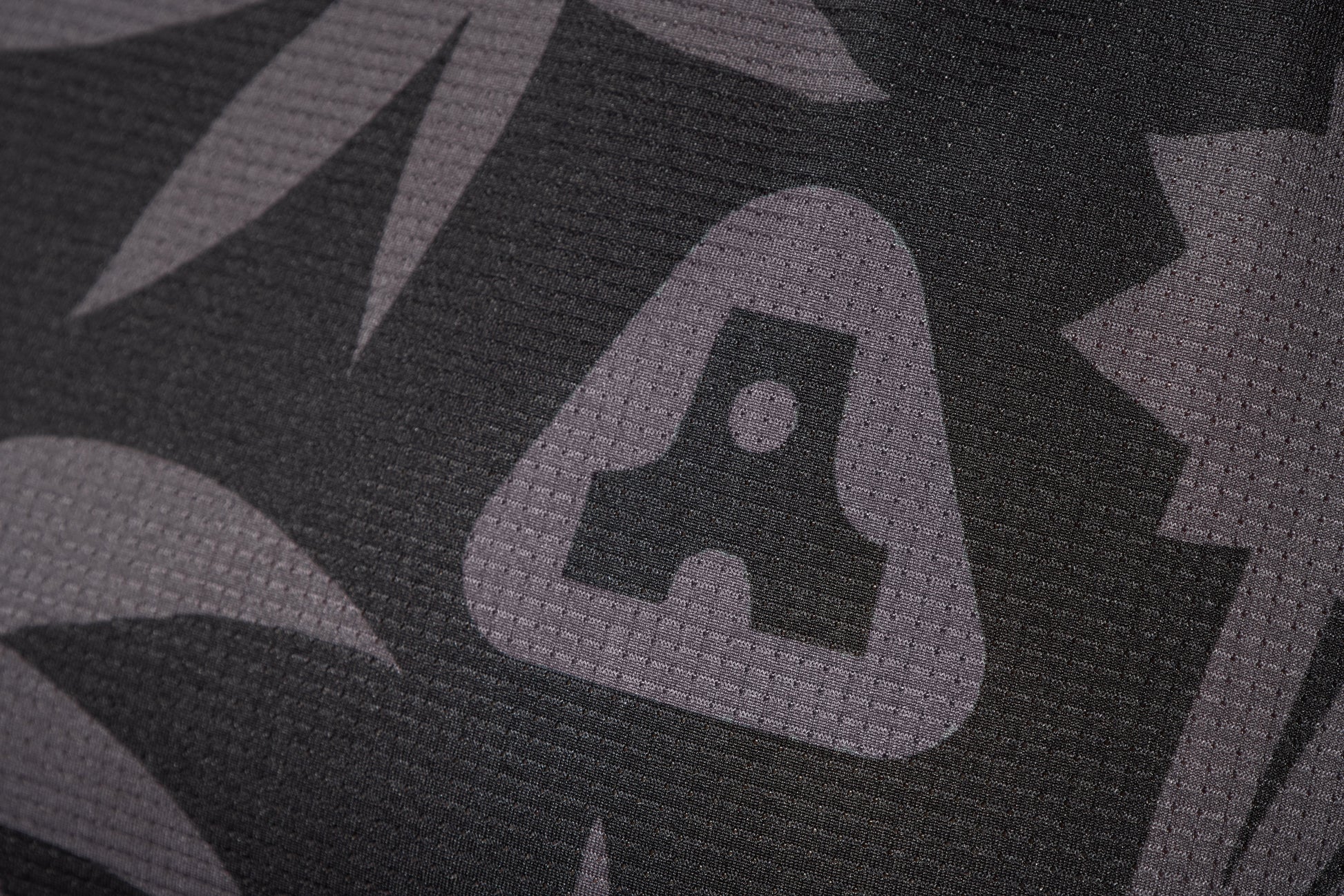 Women's Wild Elements Tech Tee-Goodwynn&#39;sGoodwynn&#39;s