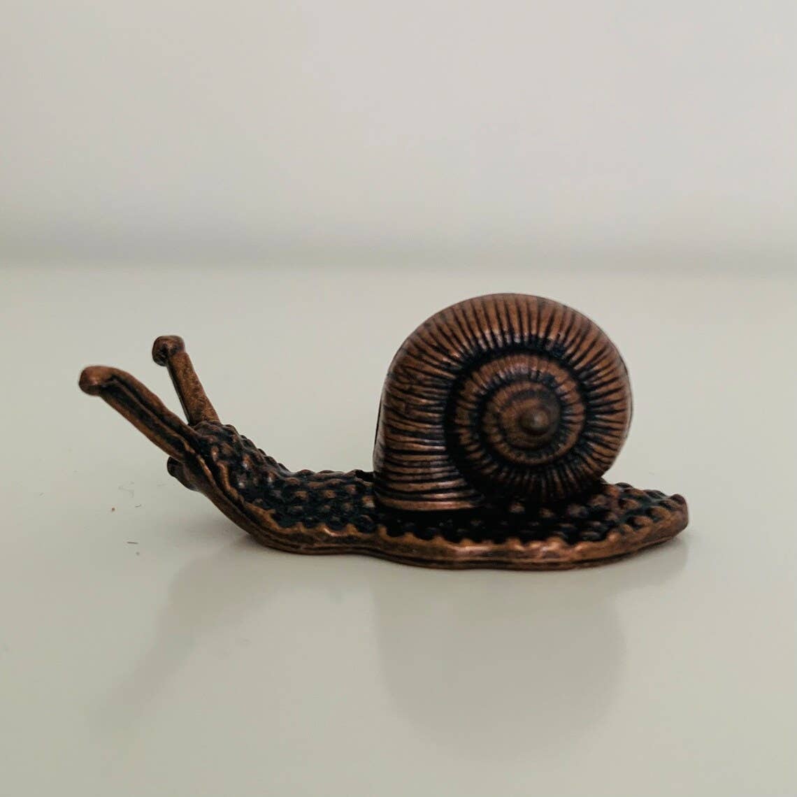 Magnifique Hearts - Snail Line Mini Incense Holder: Perfect for Homes Copper