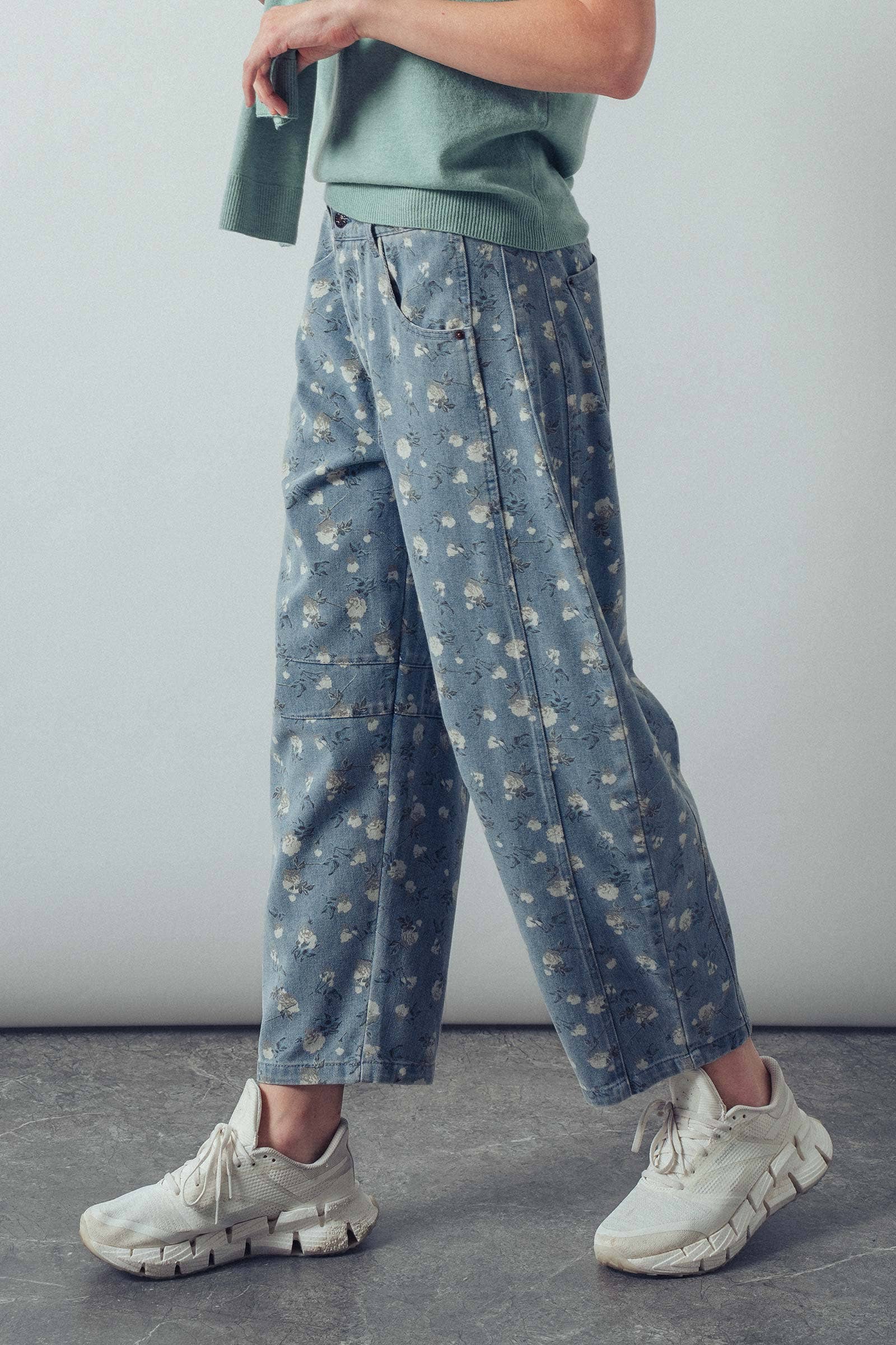 Urban Daizy - Floral Print Relaxed Fit Denim Pants-Goodwynn'sGoodwynn's