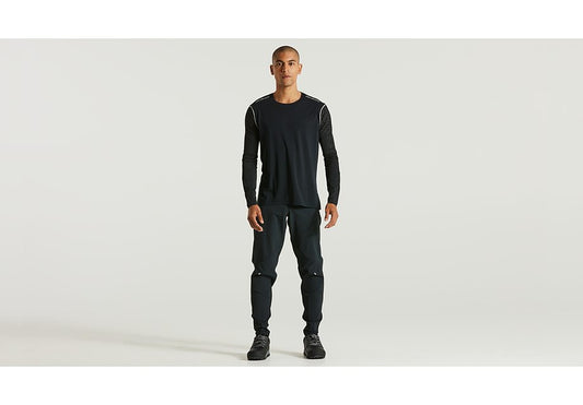 products/64122-330_APP_GRAVITY-RACE-JERSEY-LS-BLK-M_HERO_a47be829-f067-4250-b294-9df6bf4e22f7.jpg-Goodwynn's