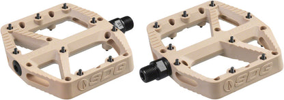 SDG Components Comp Platform Pedals Body: Composite Spindle: Cr-Mo 9/16 Pair